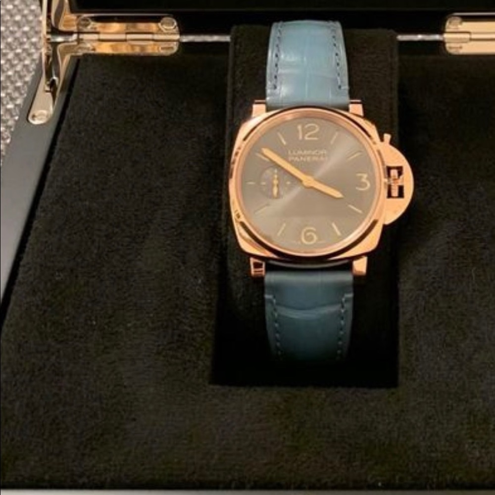 Panerai luminor rose gold 42mm